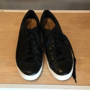 Vionic Winny Sneakers